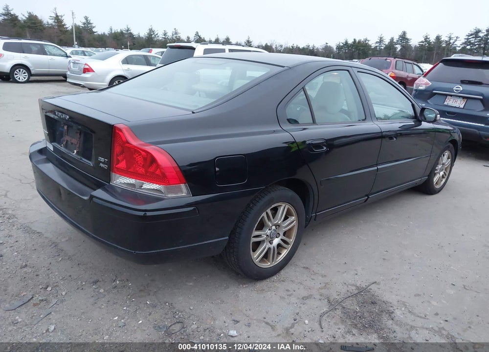 2008 VOLVO S60 2.5T VIN: YV1RH592582688332