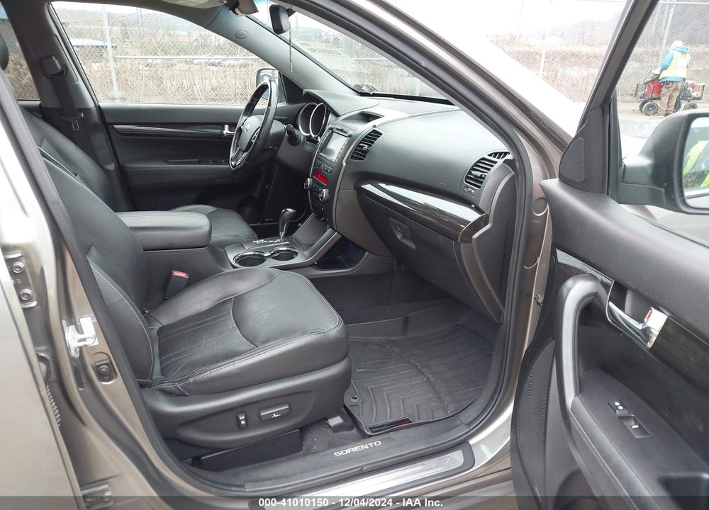 2012 KIA SORENTO SX V6 VIN: 5XYKWDA25CG304812