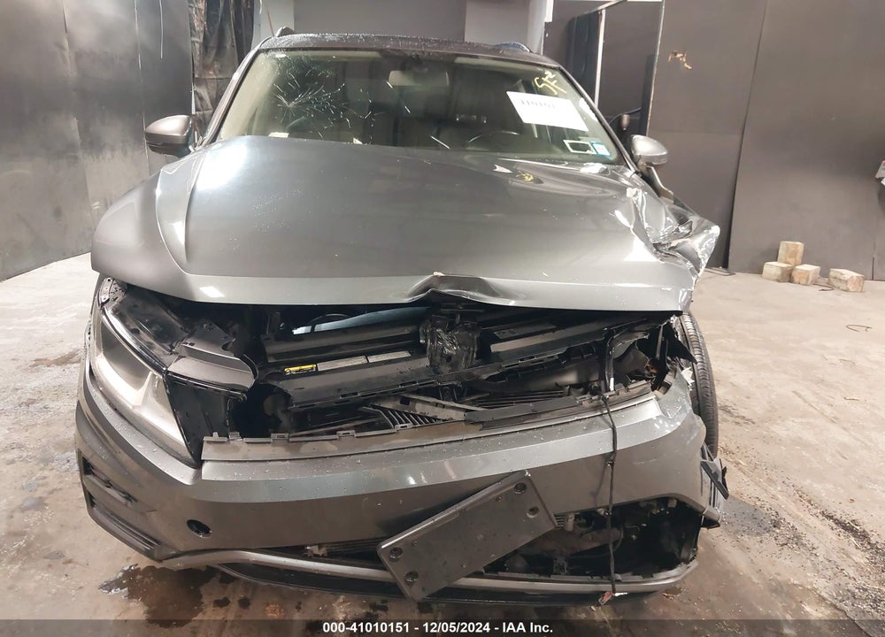 2018 VOLKSWAGEN TIGUAN 2.0T SE/2.0T SEL VIN: 3VV2B7AX1JM113625