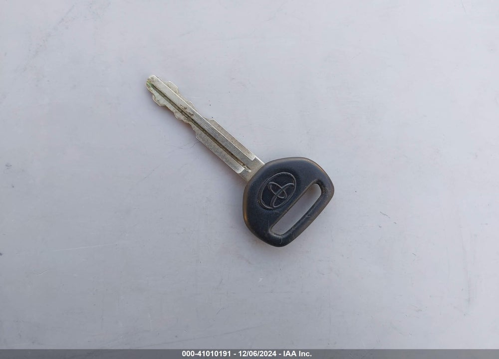 1999 TOYOTA RAV4 VIN: JT3GP10V6X7051133