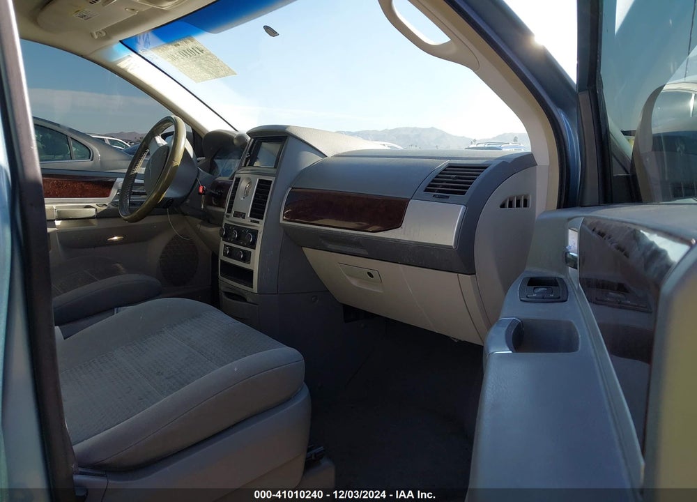 2010 CHRYSLER TOWN & COUNTRY TOURING VIN: 2A4RR5D17AR495666