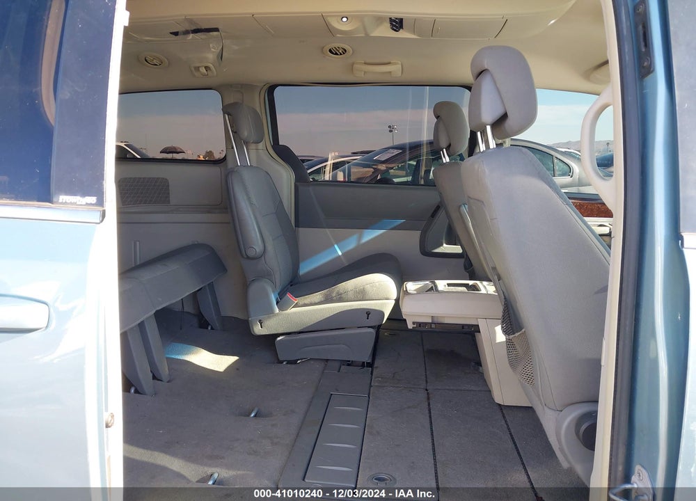 2010 CHRYSLER TOWN & COUNTRY TOURING VIN: 2A4RR5D17AR495666
