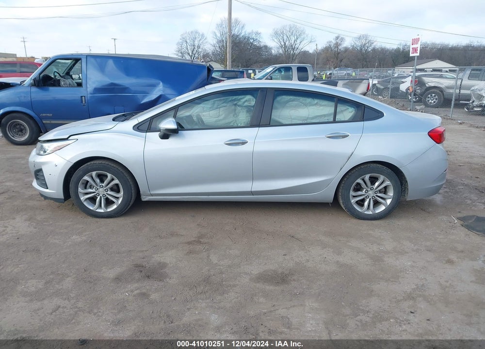 2019 CHEVROLET CRUZE LS VIN: 1G1BC5SM7K7148257