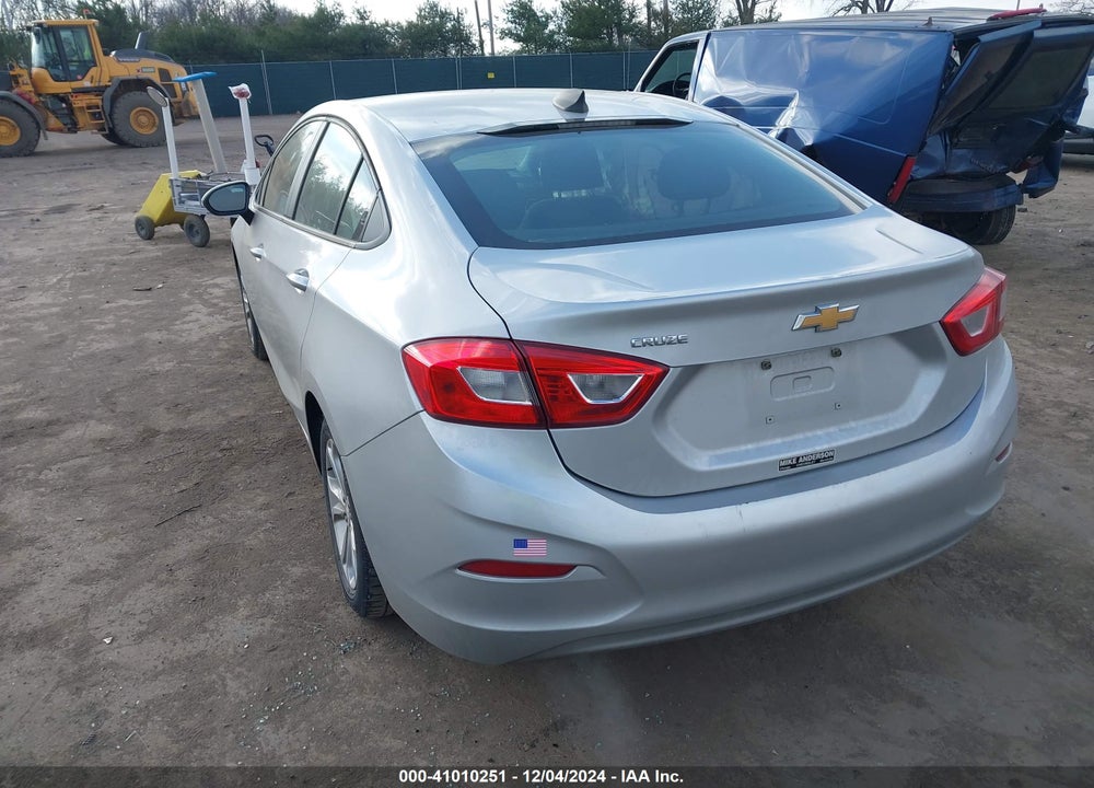 2019 CHEVROLET CRUZE LS VIN: 1G1BC5SM7K7148257