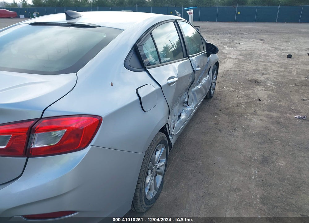 2019 CHEVROLET CRUZE LS VIN: 1G1BC5SM7K7148257