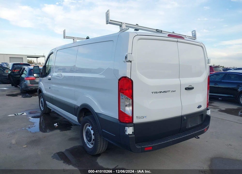 2022 FORD TRANSIT-250 CARGO VAN VIN: 1FTBR1Y88NKA77161