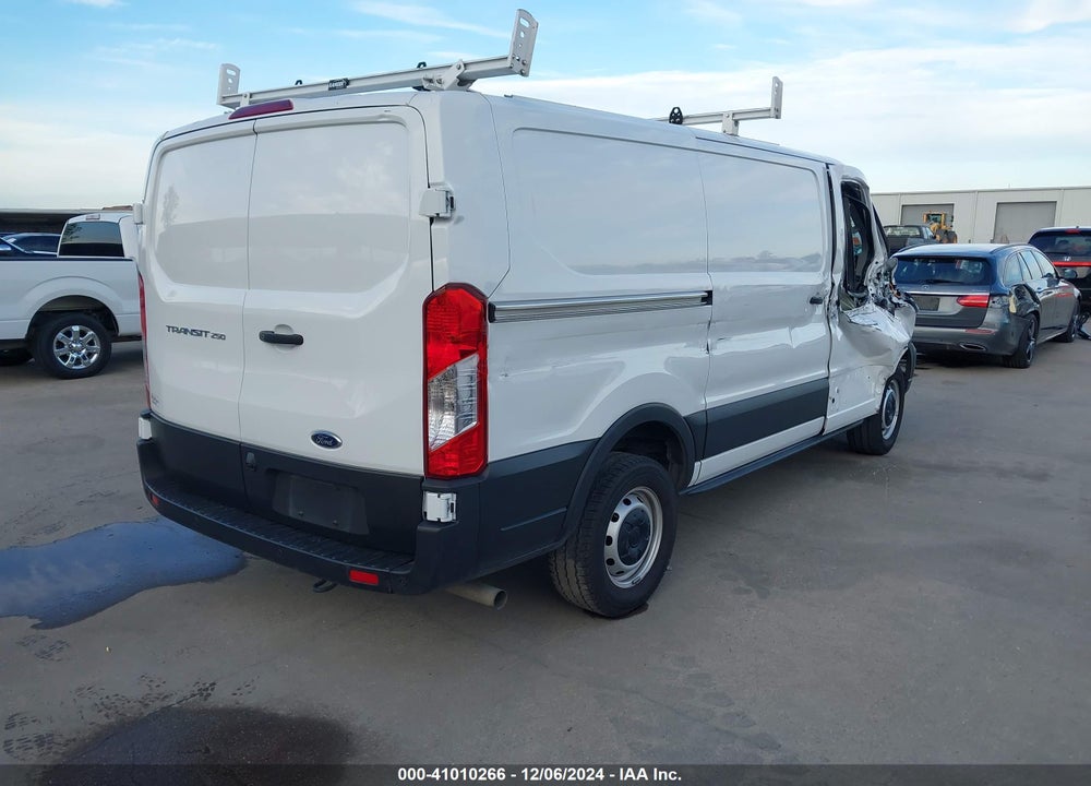 2022 FORD TRANSIT-250 CARGO VAN VIN: 1FTBR1Y88NKA77161