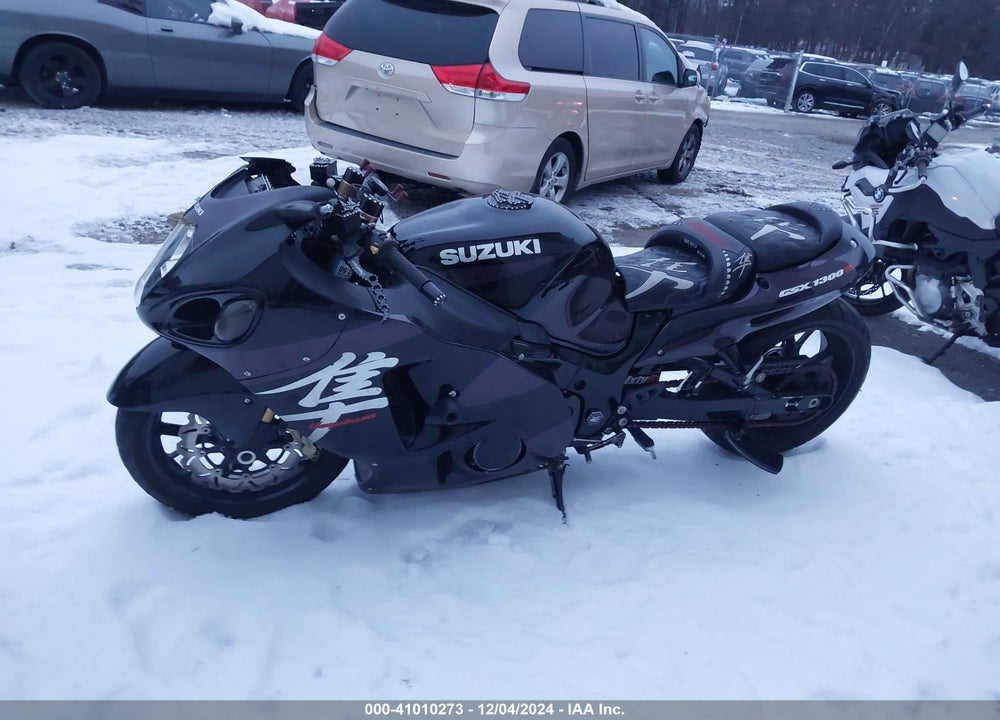 2004 SUZUKI GSX1300 R VIN: JS1GW71A242104250