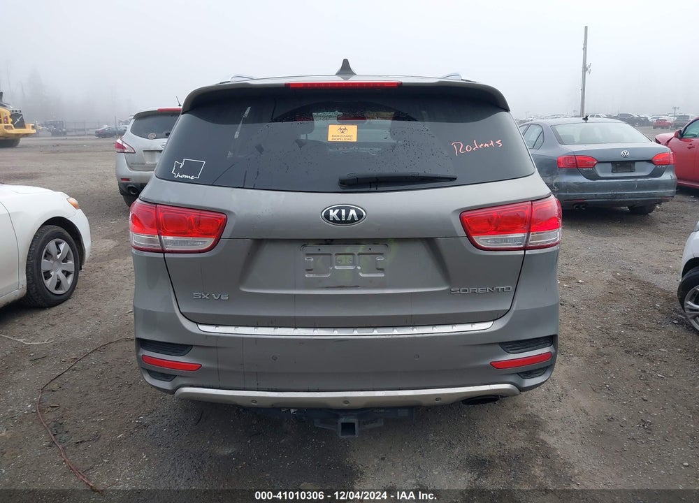 2016 KIA SORENTO 3.3L SX VIN: 5XYPKDA52GG164803