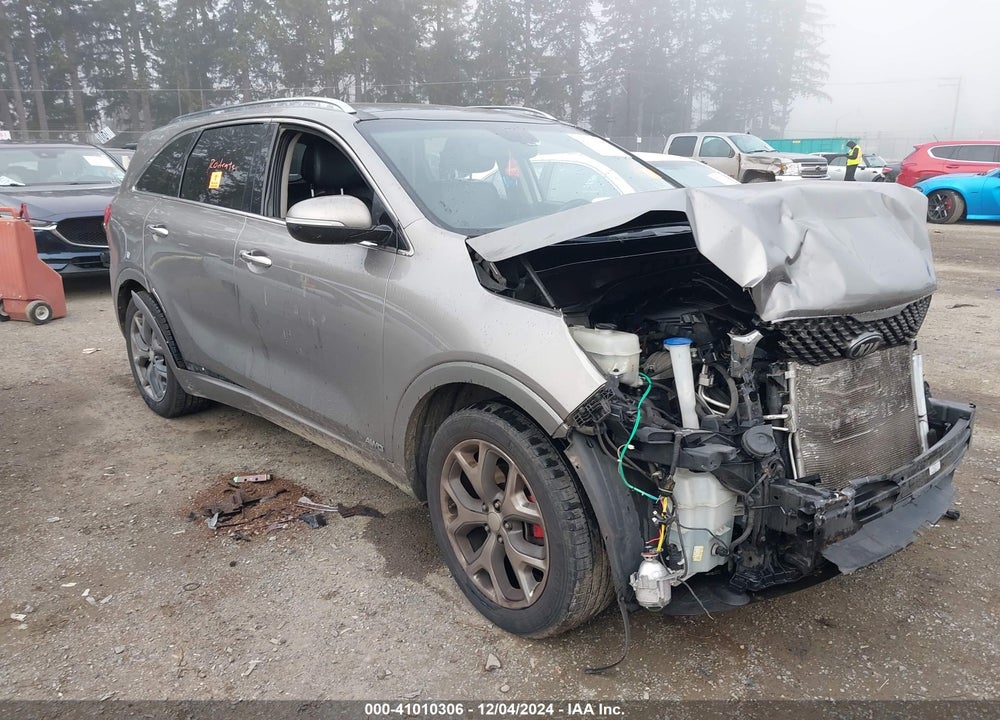 2016 KIA SORENTO 3.3L SX VIN: 5XYPKDA52GG164803
