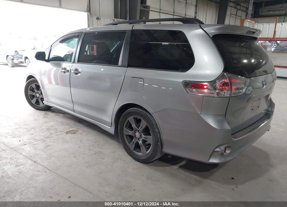 2017 TOYOTA SIENNA SE VIN: 5TDXZ3DC9HS885348