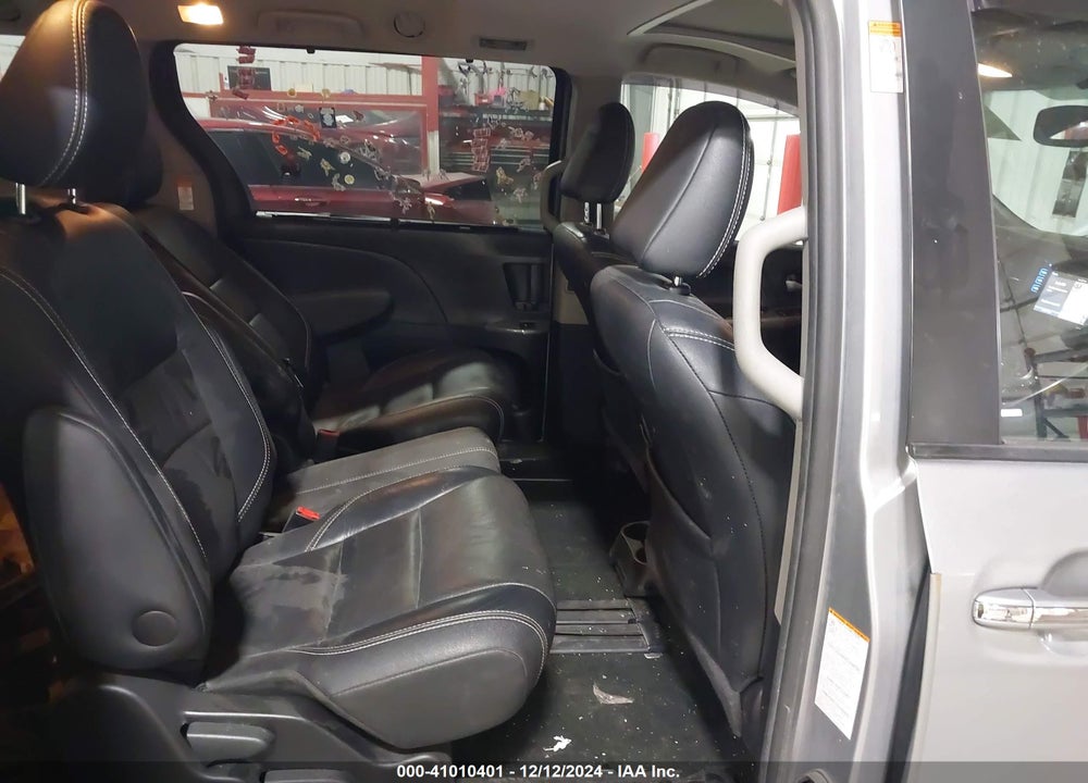 2017 TOYOTA SIENNA SE VIN: 5TDXZ3DC9HS885348