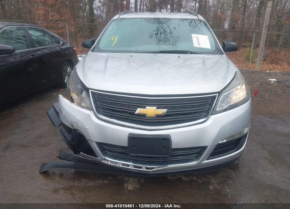 2015 CHEVROLET TRAVERSE LS VIN: 1GNKRFEDXFJ238364