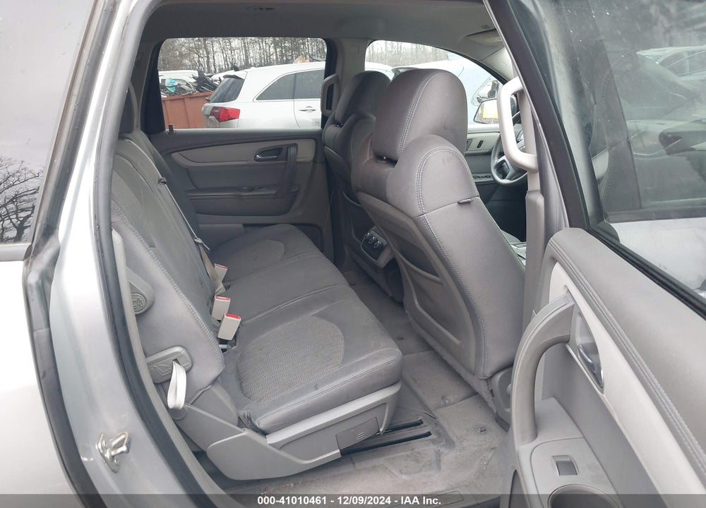 2015 CHEVROLET TRAVERSE LS VIN: 1GNKRFEDXFJ238364