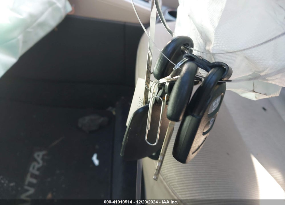 2018 HYUNDAI ELANTRA SE VIN: KMHD74LF2JU471352