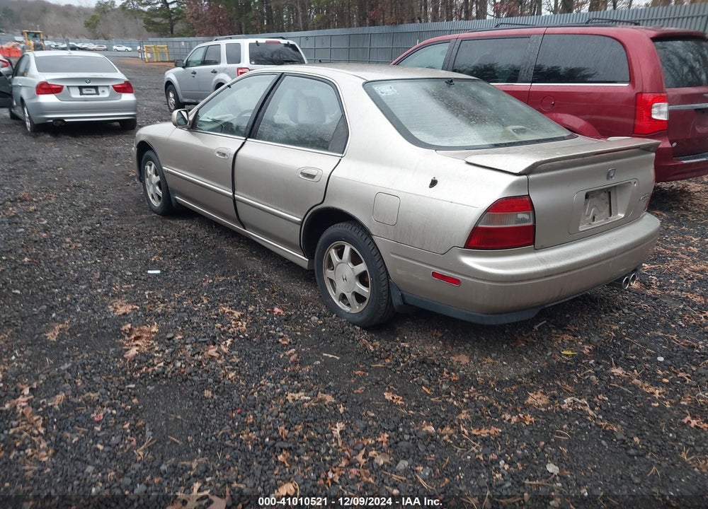 1995 HONDA ACCORD EX VIN: 1HGCD5651SA027398