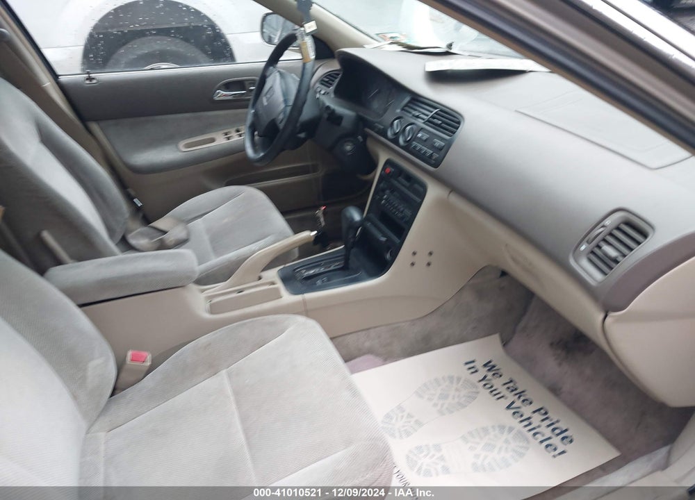 1995 HONDA ACCORD EX VIN: 1HGCD5651SA027398