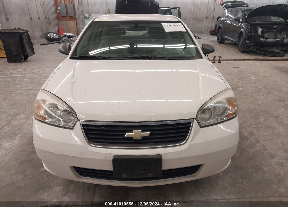 2008 CHEVROLET MALIBU CLASSIC LS VIN: 1G1ZS58F88F119522