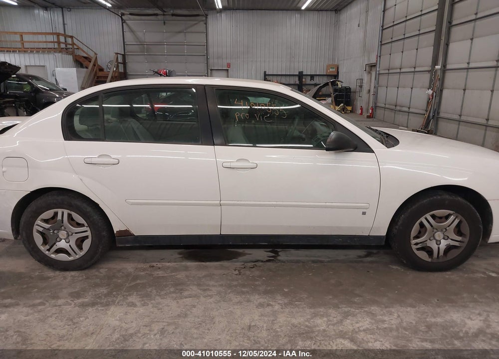 2008 CHEVROLET MALIBU CLASSIC LS VIN: 1G1ZS58F88F119522