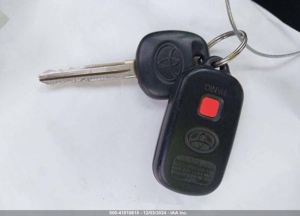 2006 TOYOTA MATRIX/XR VIN: 2T1LR32E66C560018