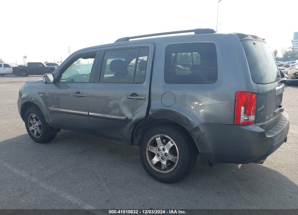 2010 HONDA PILOT TOURING VIN: 5FNYF3H93AB008974