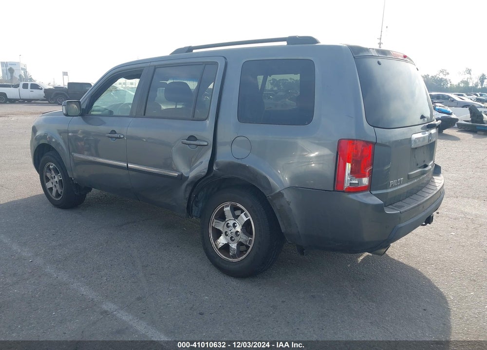 2010 HONDA PILOT TOURING VIN: 5FNYF3H93AB008974