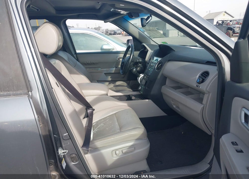 2010 HONDA PILOT TOURING VIN: 5FNYF3H93AB008974