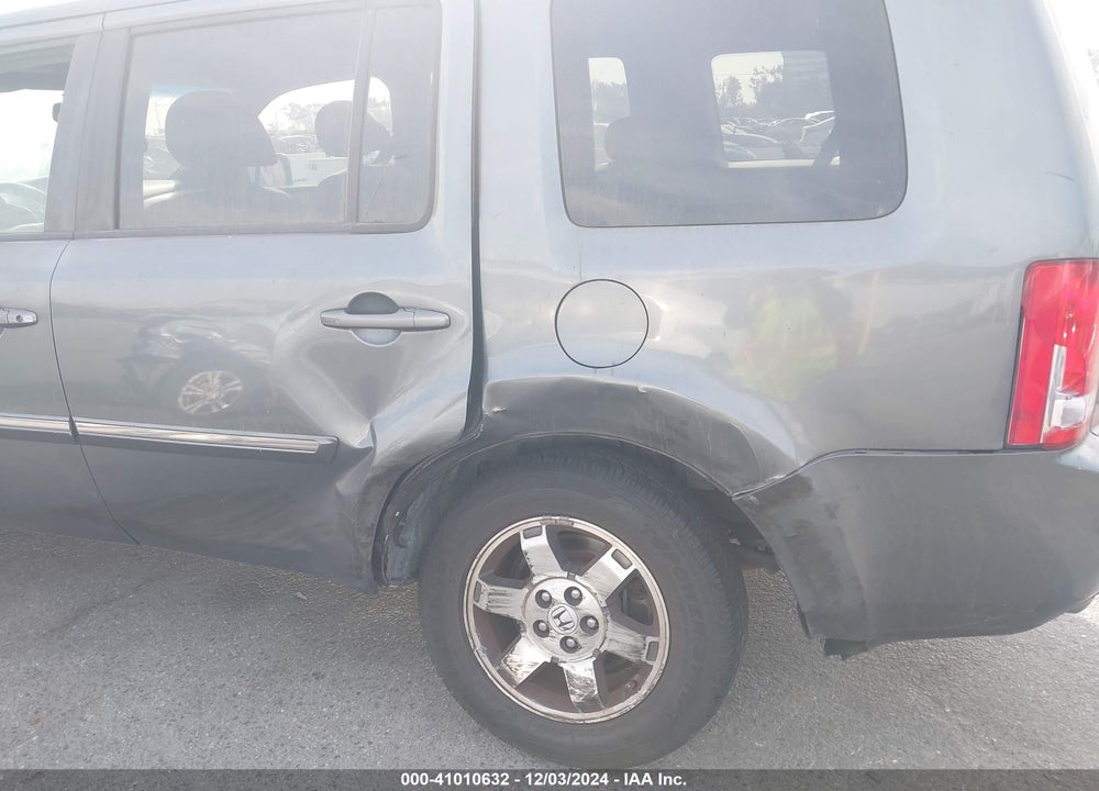 2010 HONDA PILOT TOURING VIN: 5FNYF3H93AB008974