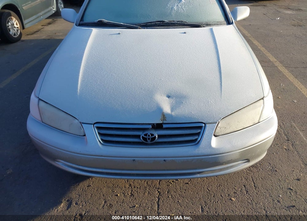 2000 TOYOTA CAMRY LE VIN: JT2BG22K5Y0471127