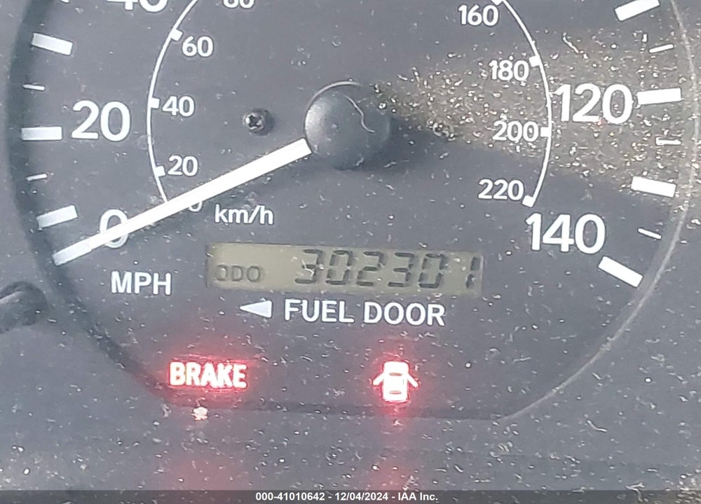 2000 TOYOTA CAMRY LE VIN: JT2BG22K5Y0471127