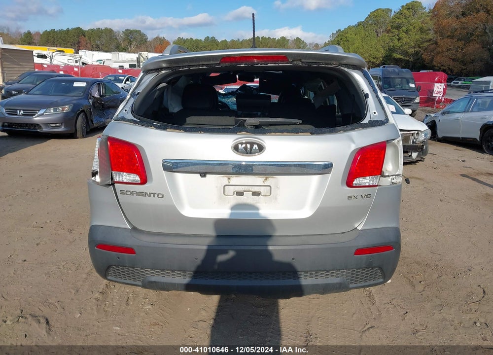 2013 KIA SORENTO EX V6 VIN: 5XYKU4A24DG324928