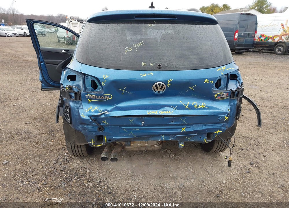 2017 VOLKSWAGEN TIGUAN 2.0T S VIN: WVGBV7AX2HW502009