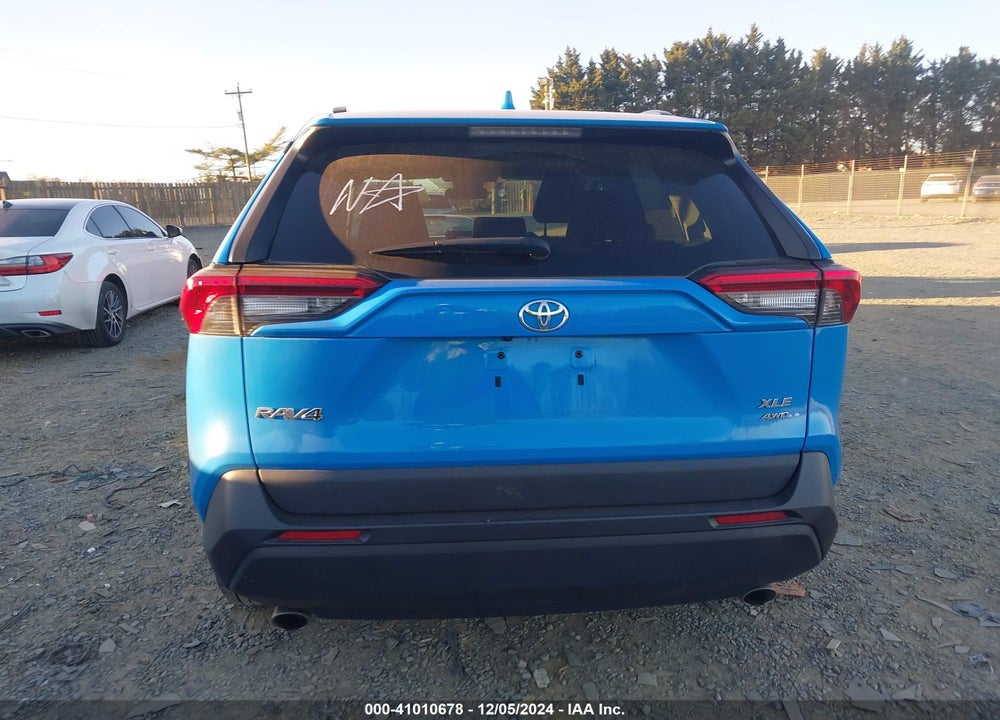 2021 TOYOTA RAV4 XLE VIN: 2T3P1RFV1MW207565