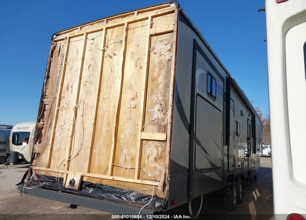 2015 HEARTLAND RV SILVERADO 37QB VIN: 5SFBG4125FE284777