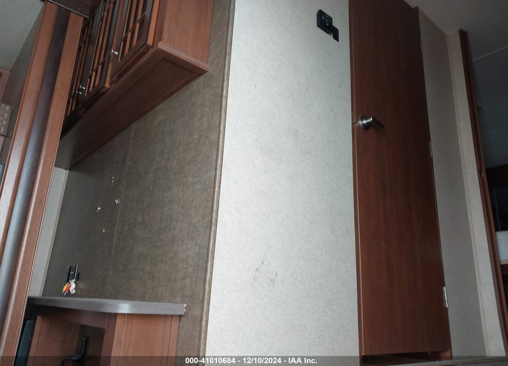 2015 HEARTLAND RV SILVERADO 37QB VIN: 5SFBG4125FE284777