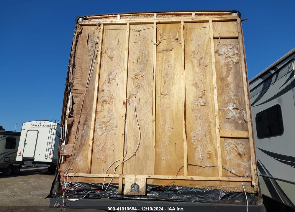 2015 HEARTLAND RV SILVERADO 37QB VIN: 5SFBG4125FE284777