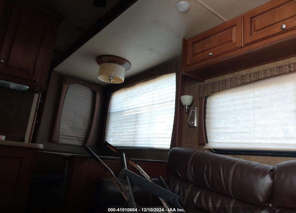 2015 HEARTLAND RV SILVERADO 37QB VIN: 5SFBG4125FE284777