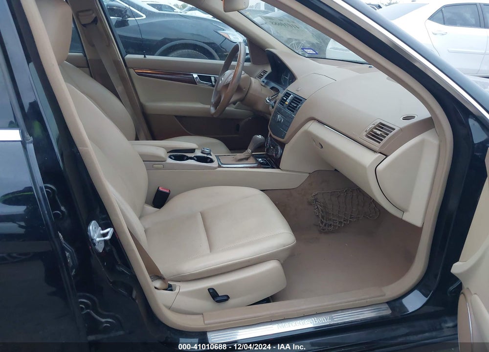 2008 MERCEDES-BENZ C 300 LUXURY/SPORT VIN: WDDGF54X68R010336