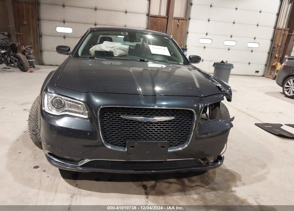 2017 CHRYSLER 300 LIMITED AWD VIN: 2C3CCARG6HH585883