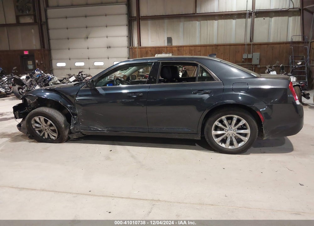 2017 CHRYSLER 300 LIMITED AWD VIN: 2C3CCARG6HH585883