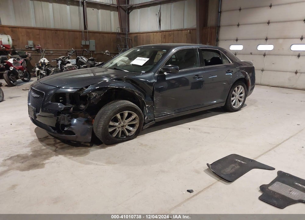 2017 CHRYSLER 300 LIMITED AWD VIN: 2C3CCARG6HH585883