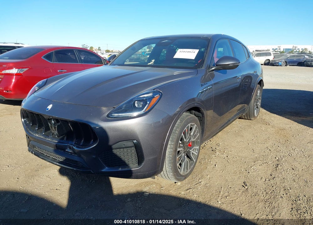 2023 MASERATI GRECALE MODENA VIN: ZN682AVMXP7427250