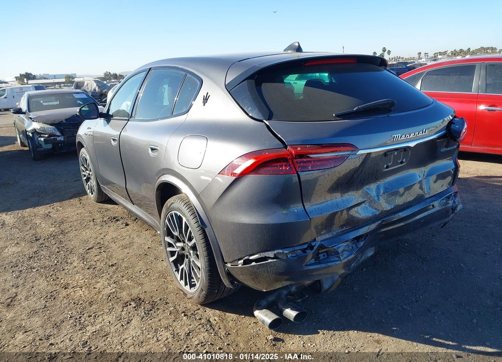 2023 MASERATI GRECALE MODENA VIN: ZN682AVMXP7427250