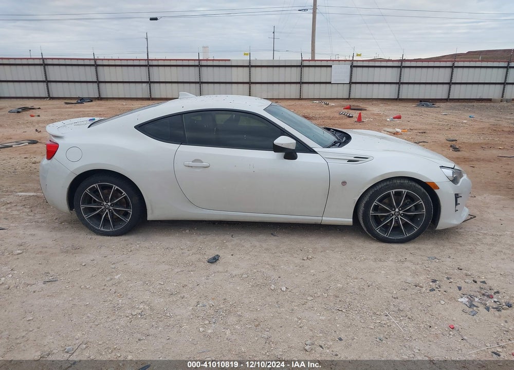 2017 TOYOTA 86 VIN: JF1ZNAA15H8705000