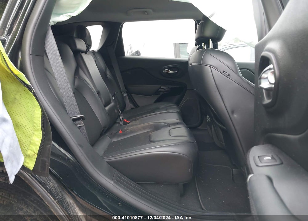 2021 JEEP CHEROKEE ALTITUDE FWD VIN: 1C4PJLLB1MD204413