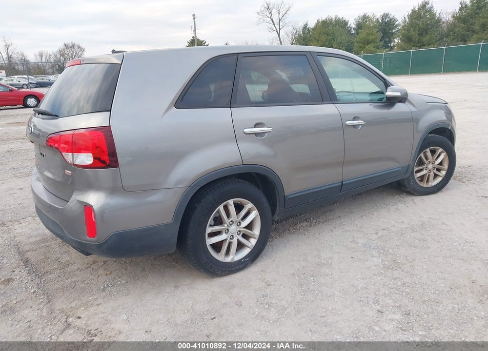 2014 KIA SORENTO LX VIN: 5XYKT3A62EG473260