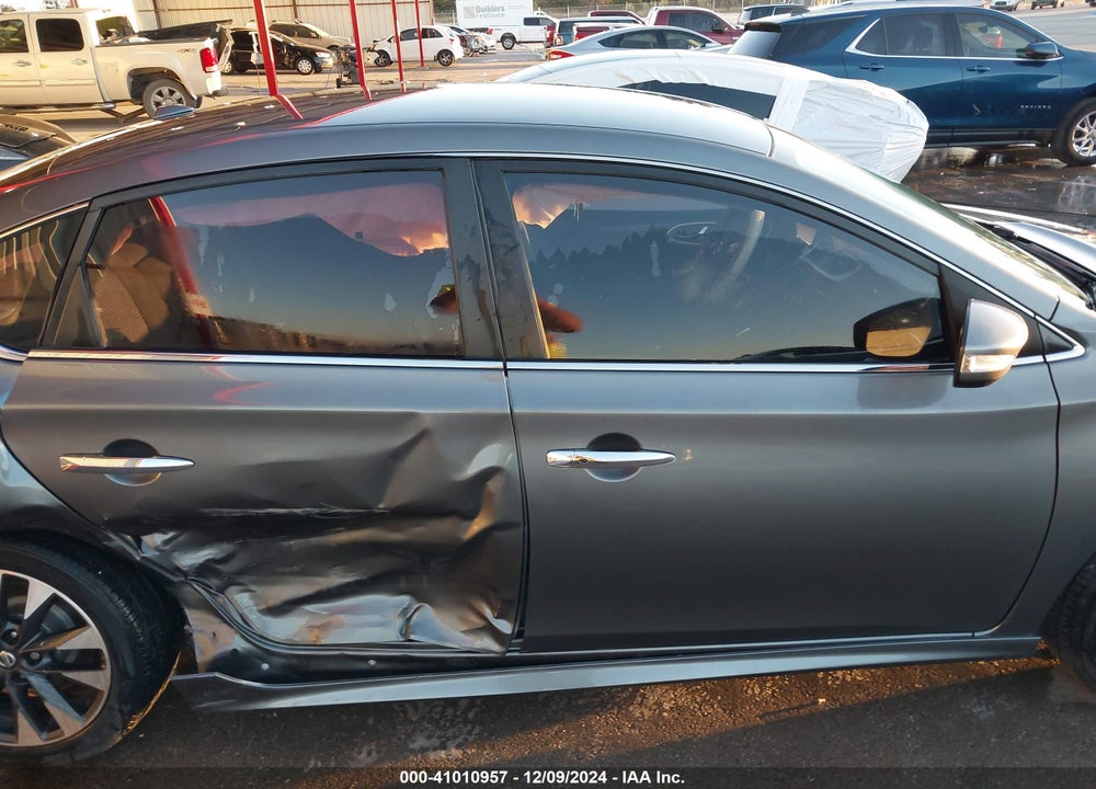 2018 NISSAN SENTRA SR VIN: 3N1AB7AP2JY205784