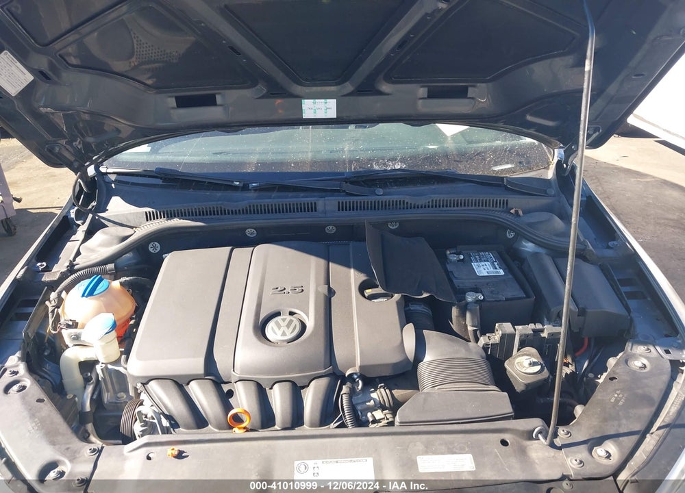 2013 VOLKSWAGEN JETTA 2.5L SE VIN: 3VWDP7AJ8DM411613