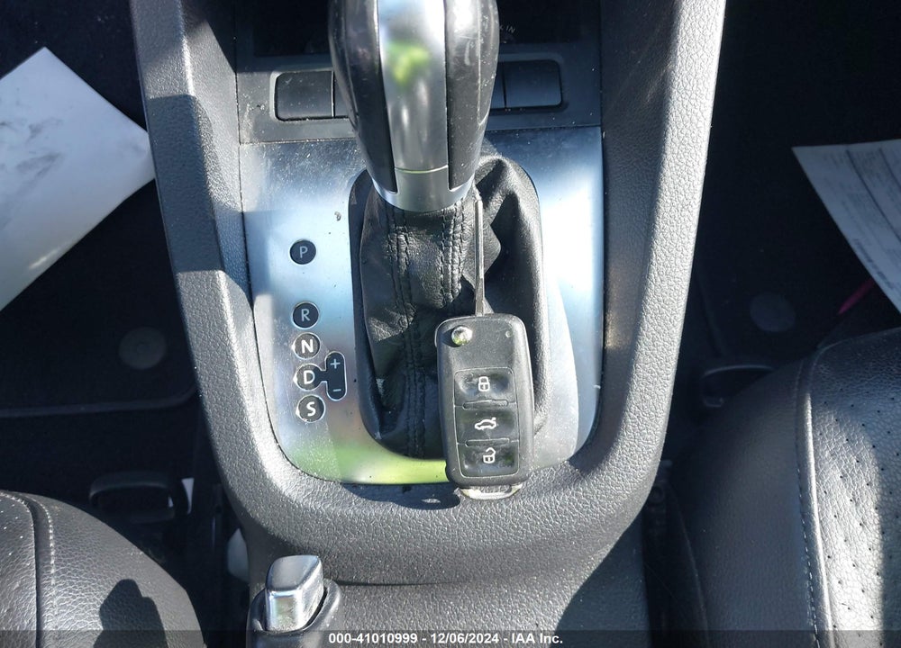2013 VOLKSWAGEN JETTA 2.5L SE VIN: 3VWDP7AJ8DM411613