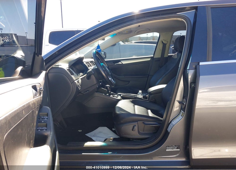 2013 VOLKSWAGEN JETTA 2.5L SE VIN: 3VWDP7AJ8DM411613